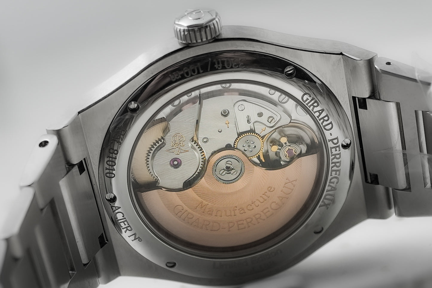 Girard Perregaux Laureato Eternity Green Edition Limited 188 Pieces 81010 81010-11-433-11A