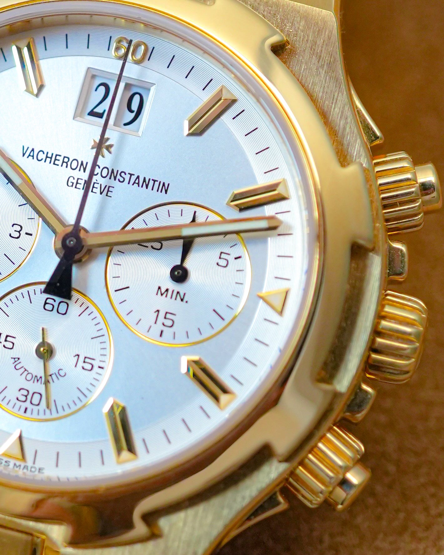 Vacheron Constantin Overseas Chronograph in Solid 18K Yellow Gold 49140 49140/423j-8791