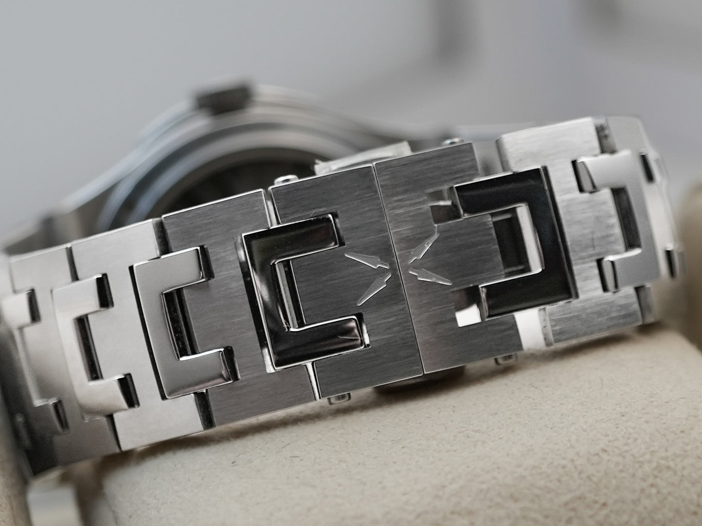 Czapek Antarctique Passage De Drake White 40.5mm Ice White