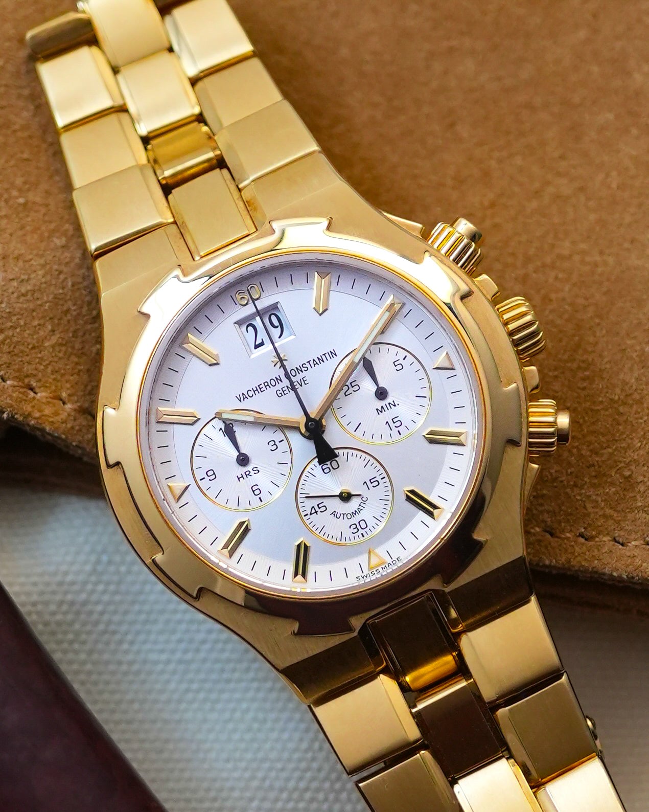 Vacheron Constantin Overseas Chronograph in Solid 18K Yellow Gold 49140 49140/423j-8791