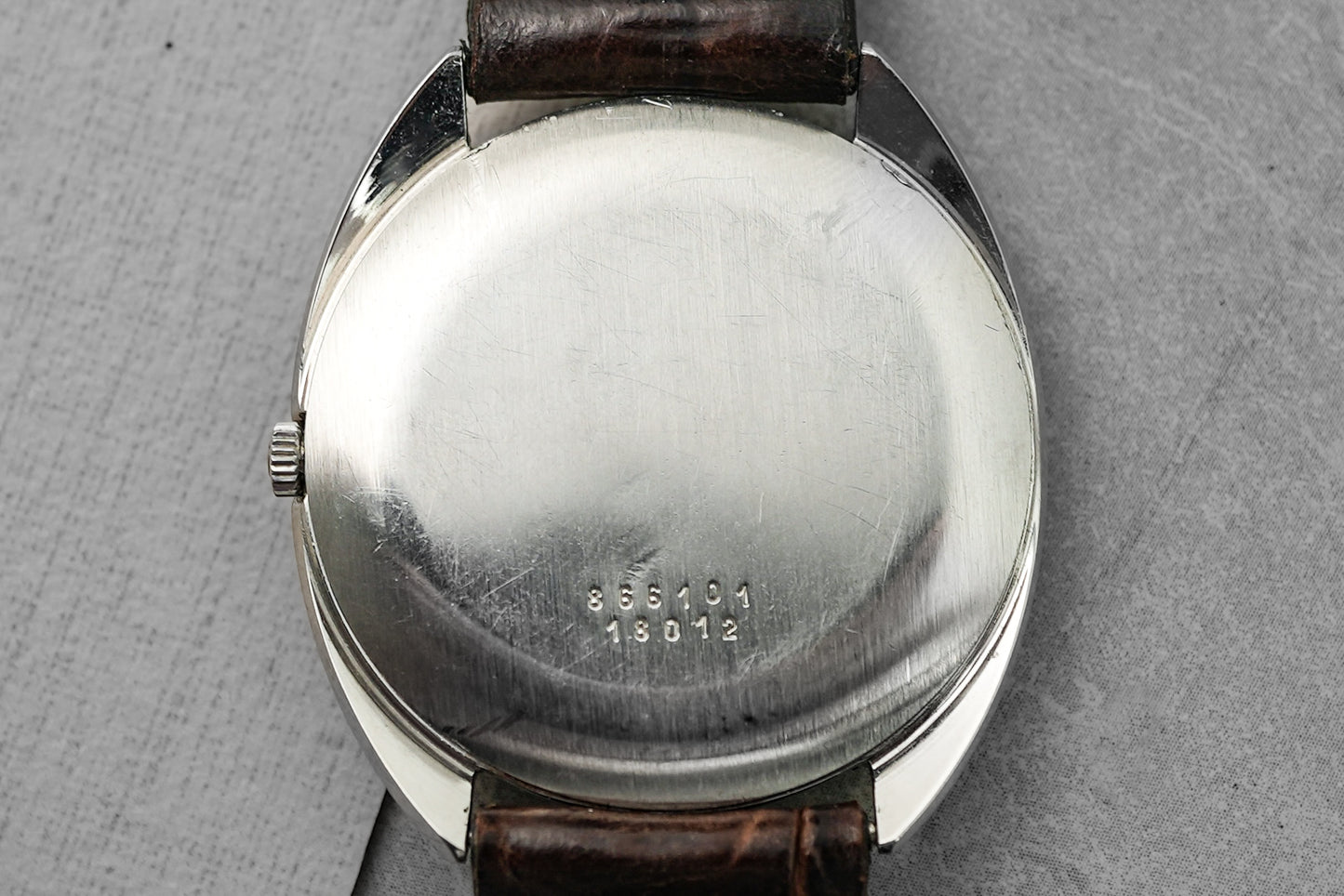 Universal Geneve White Shadow Roman Index 866101