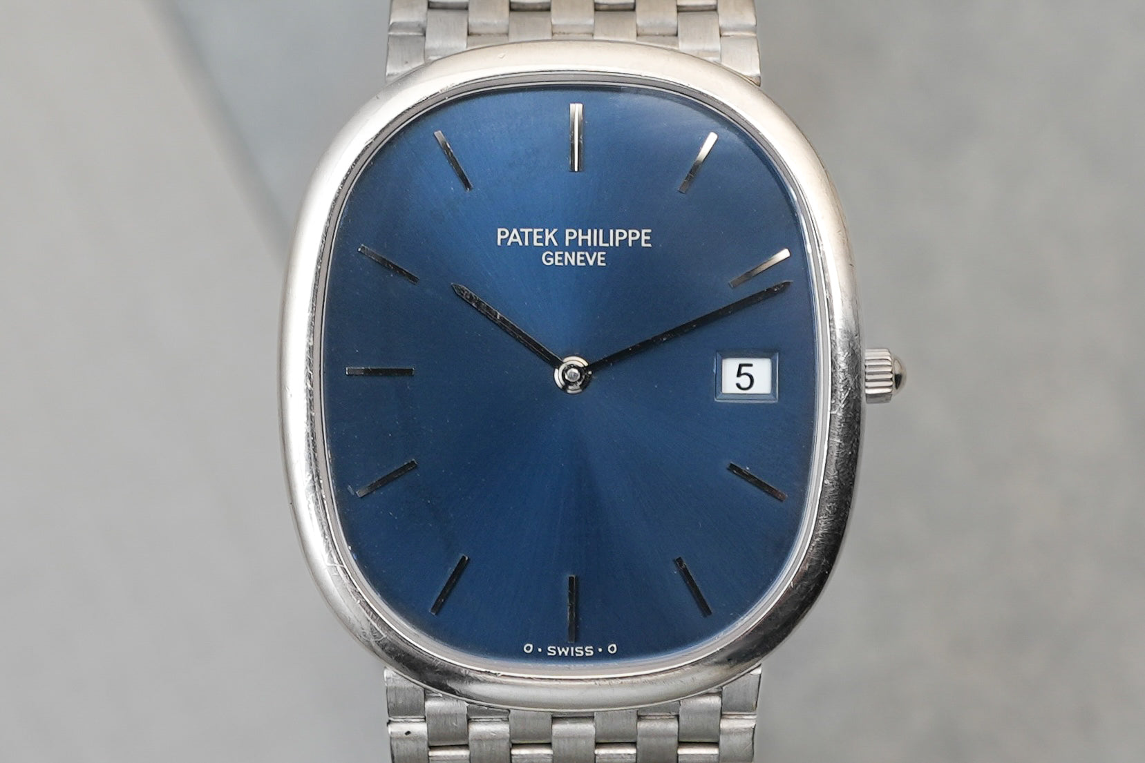 Patek Philippe Ellipse Jumbo in 18K White Gold Quartz 3747 3747/1