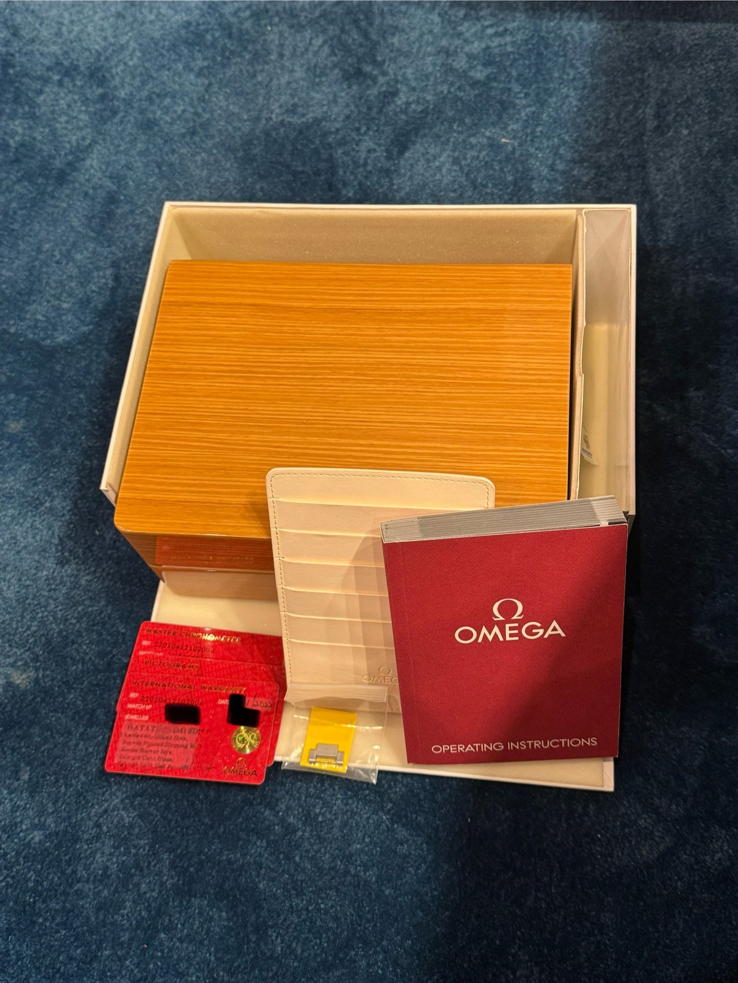 Omega Seamaster Aqua Terra Small Seconds Co Axial 150m 220.10.41.21.02.004