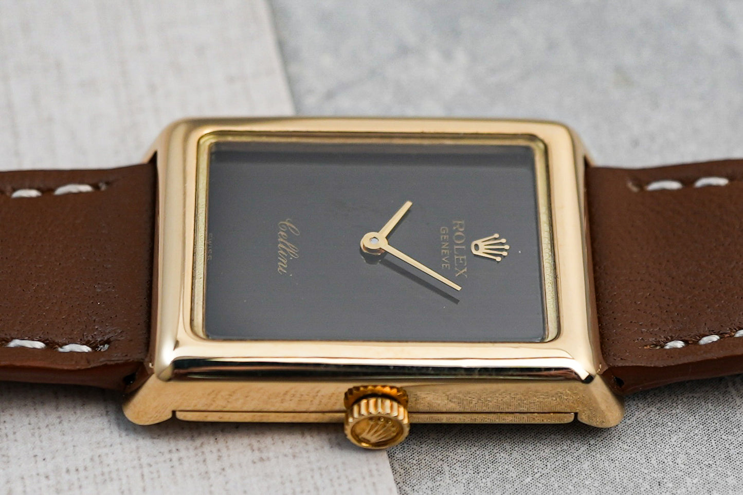 Rolex Cellini Tapestry Dial Manual Winding in 18K Solid Yellow Gold Unisex 4103