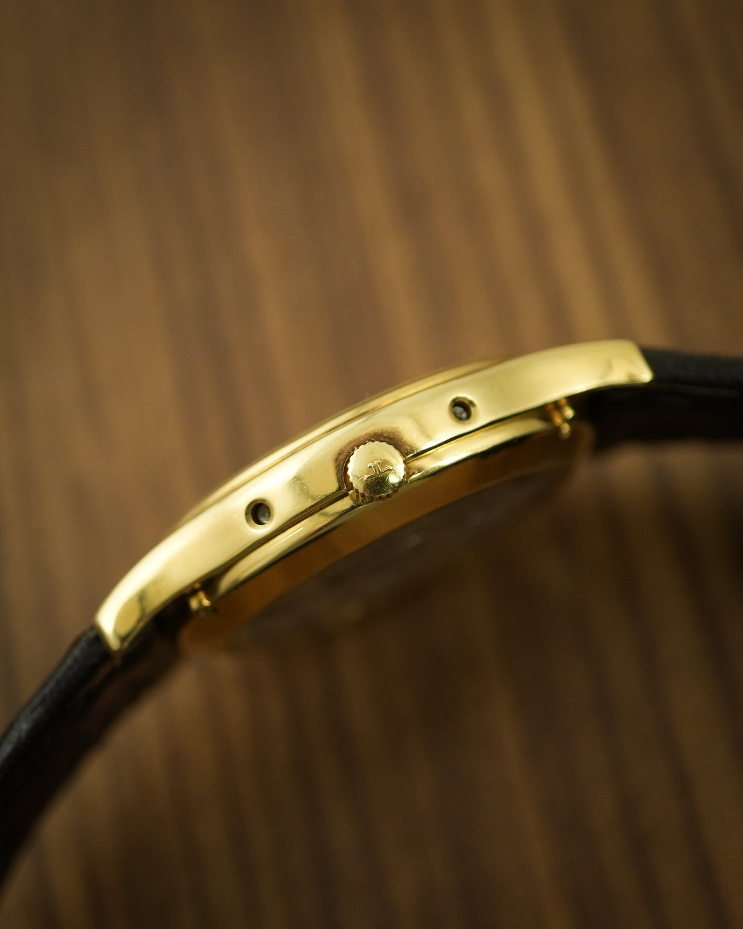 Jaeger LeCoultre JLC Odysseus Triple Calendar Moonphase Coultre in 18K Solid Yellow Gold 141.120.1