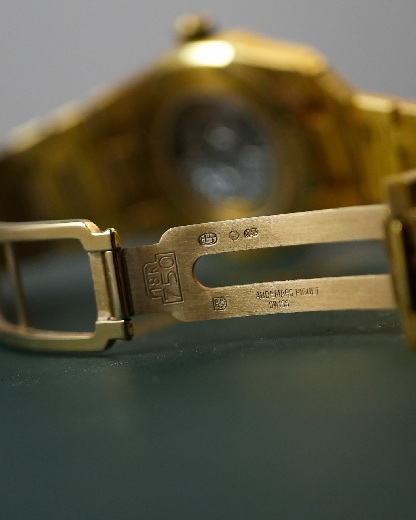 Audemars Piguet Royal Oak 50th Anniversary Japan Limited 500 Pieces Tapisserie Dial in 18k Solid Yellow Gold 33mm 15050BA 15050