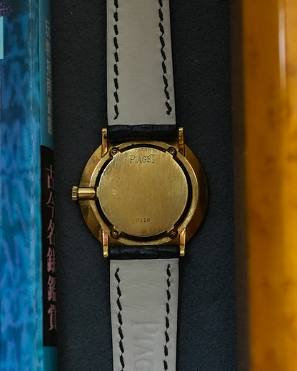 Piaget Onyx with Roman Engraved Bezel in Solid 18K Yellow Gold Manual Winding 9118