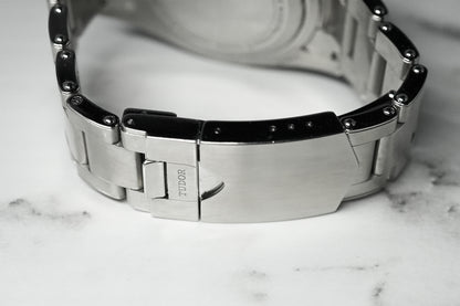 Tudor Black Bay GMT Pepsi 79830RB - Bracelet Detail