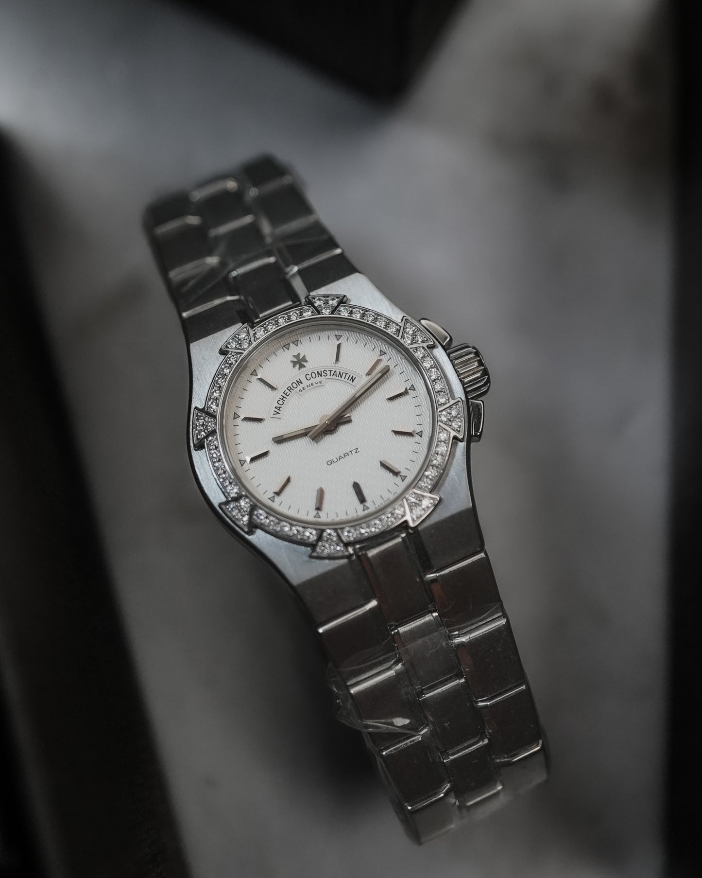 Vacheron Constantin Overseas Factory Diamond Ladies 25mm Quartz 16550