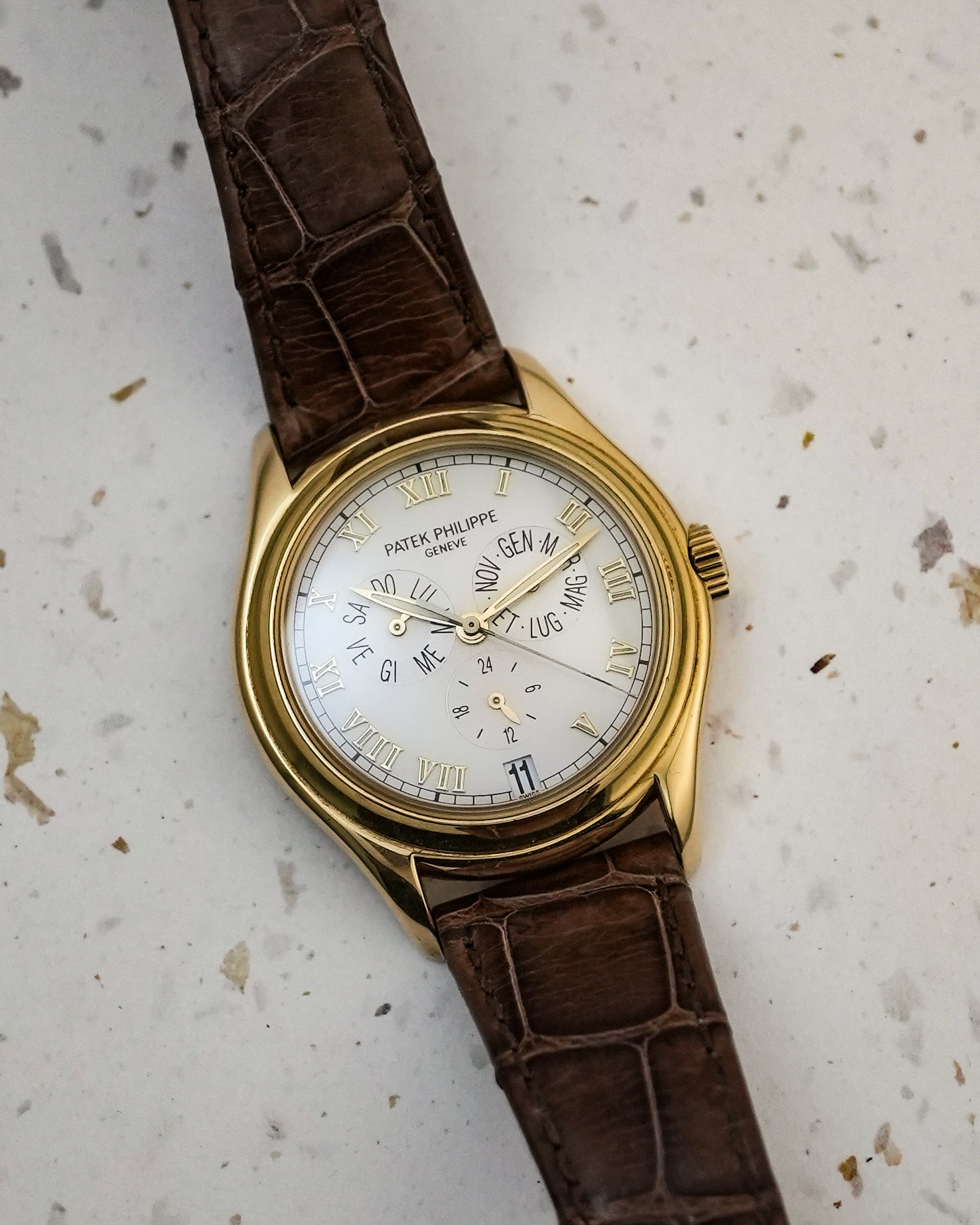 Patek Philippe Annual Calender in 18K Solid Yellow Gold 37mm 5035J 5035 5035j-001