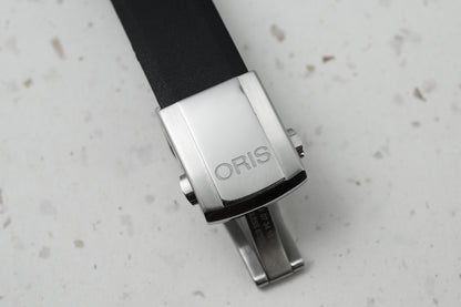 Oris Aquis Green Date Hulk 300m 01 733 7766 4157