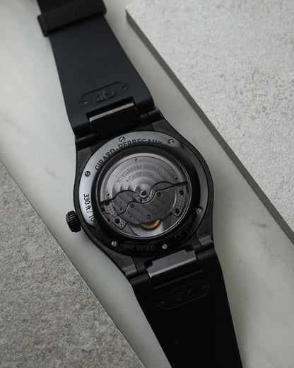 Girard Perregaux Laureato 38mm Ceramic Automatic 81005-32-631-FK6A 81005