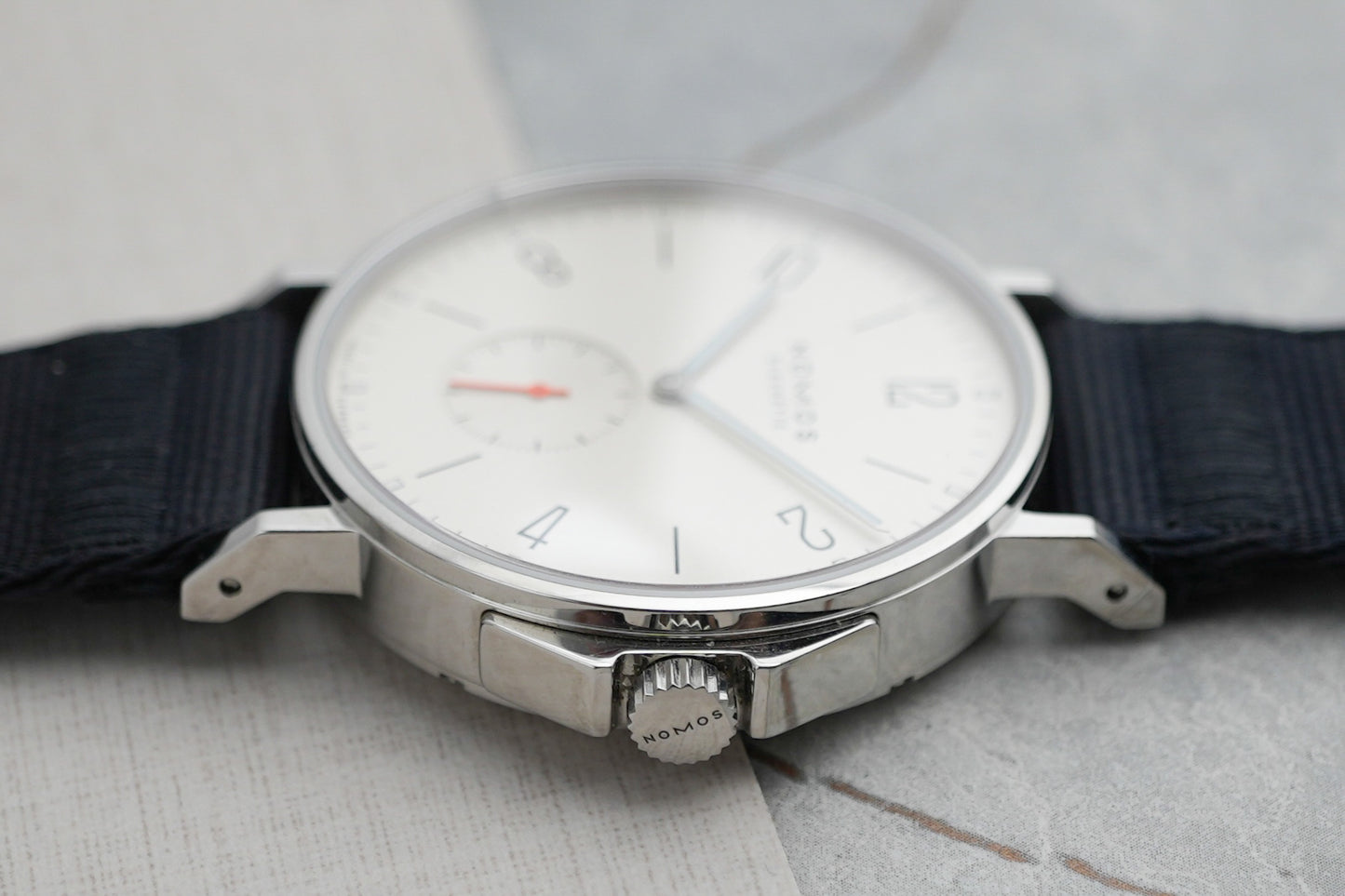 Nomos Glashutte Ahoi Datum 555
