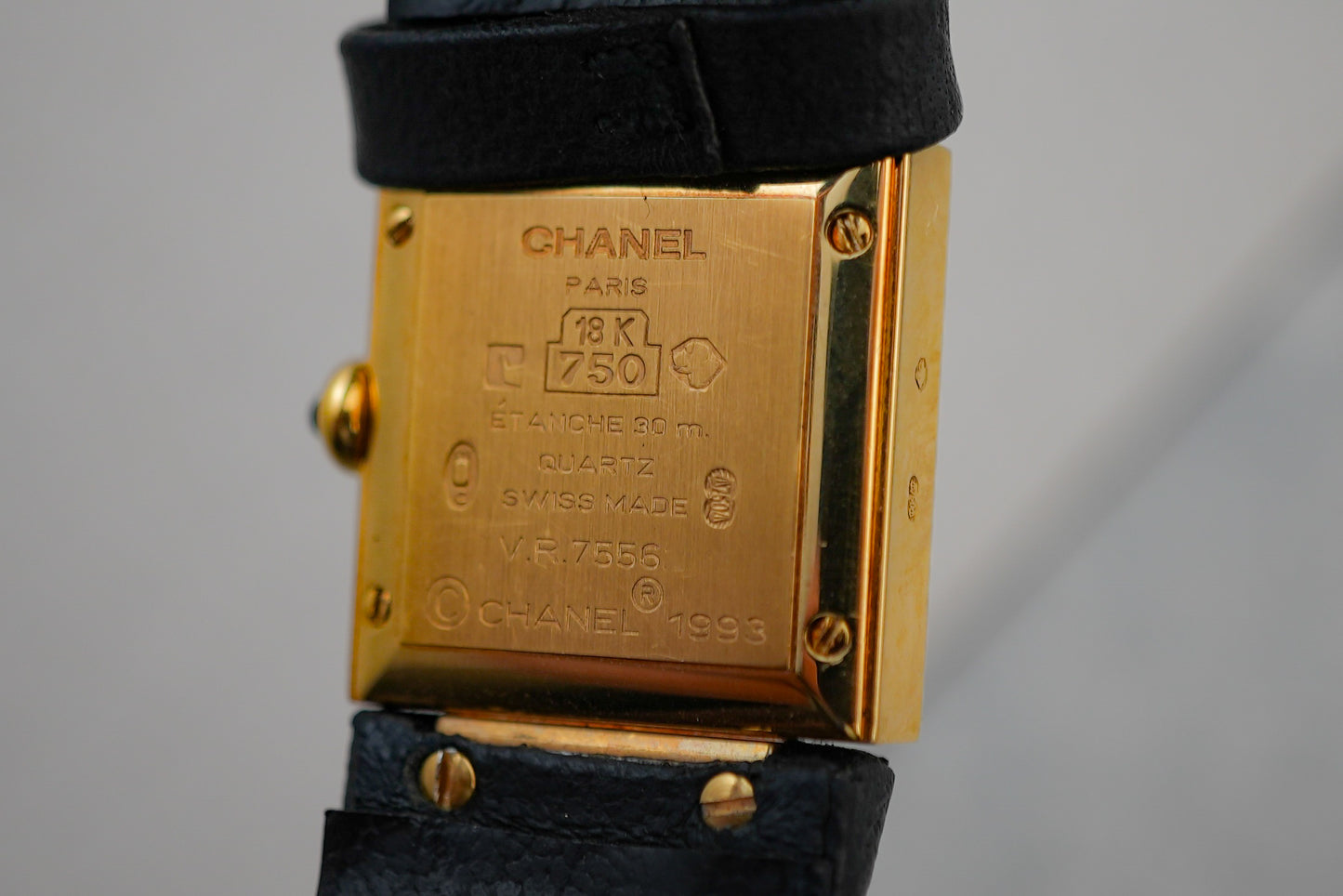 Chanel Matelasse in 18K Solid Yellow Gold Women Ladies H0109