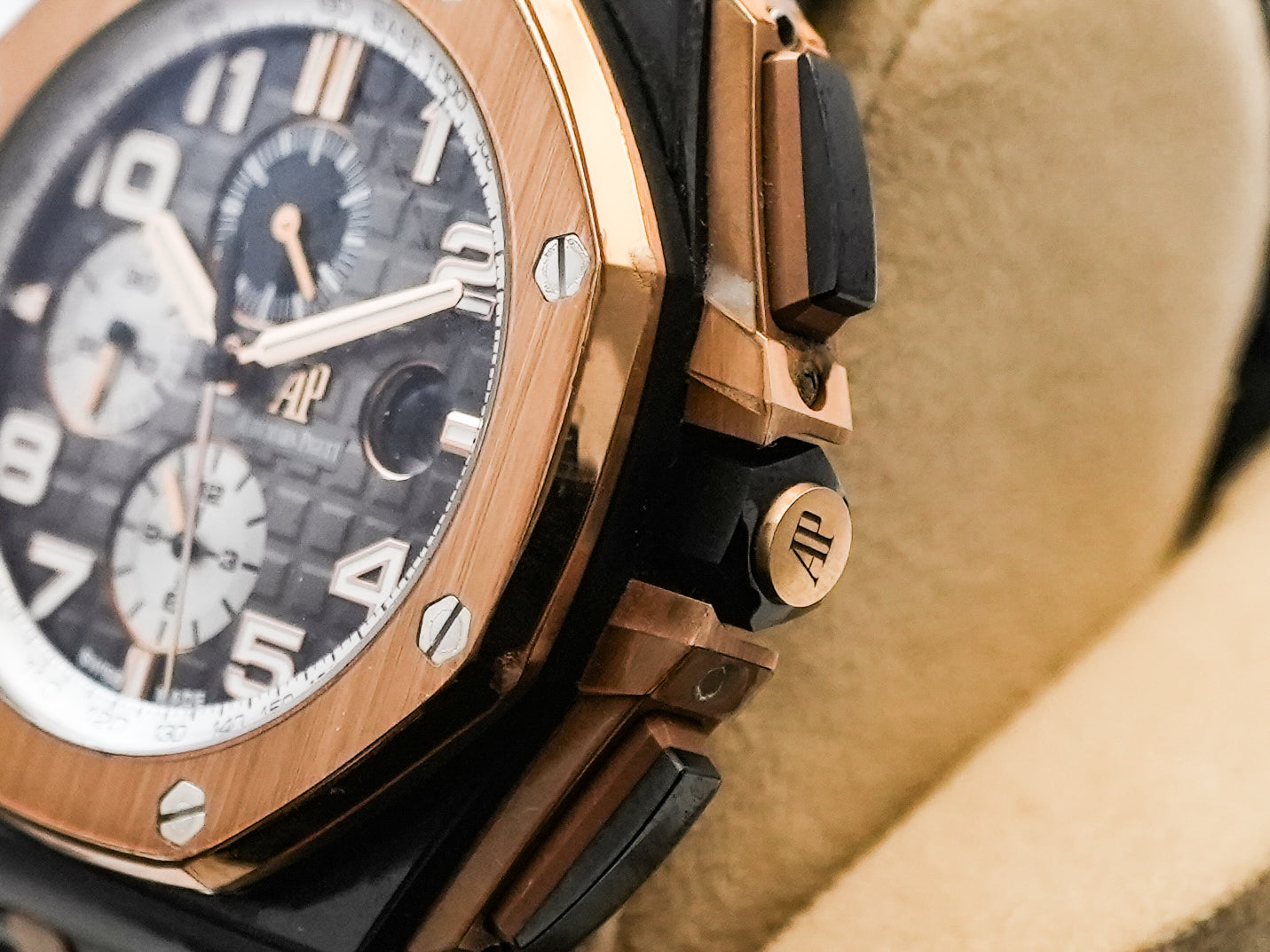 Audemars Piguet Royal Oak Offshore Chronograph in 18K Solid Rose Gold / Ceramic 26405 26405NR 26405NR.OO.A002CA.01