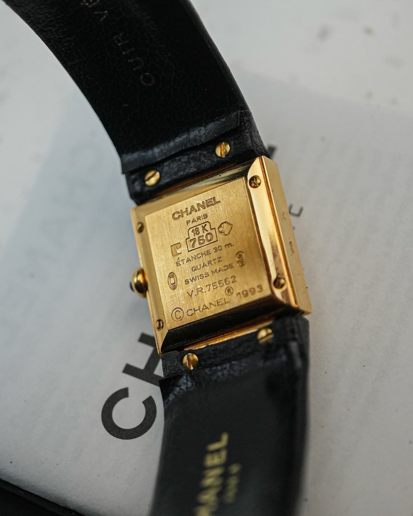 Chanel Matelasse in 18K Solid Yellow Gold Women Ladies H0109