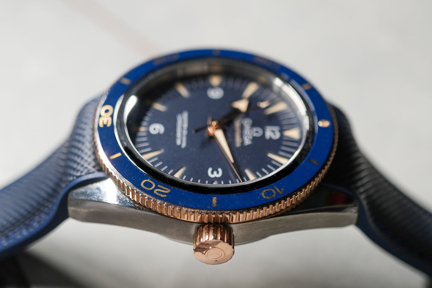 Omega Seamaster Co Axial Chronometer Rose Gold Bezel 300m 233.62.41.21.03.001