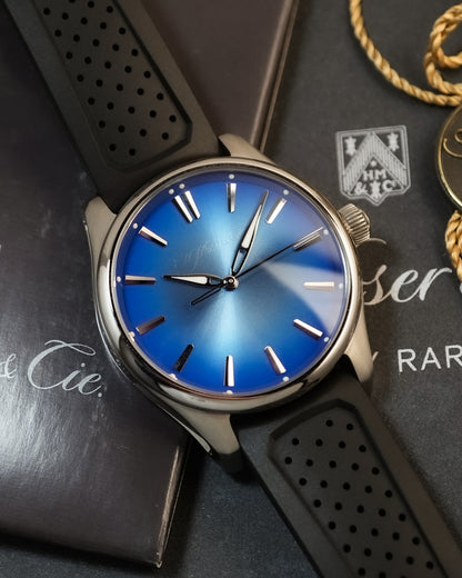 H Moser and Cie Pioneer Centre Seconds Arctic Blue & 3200-1217