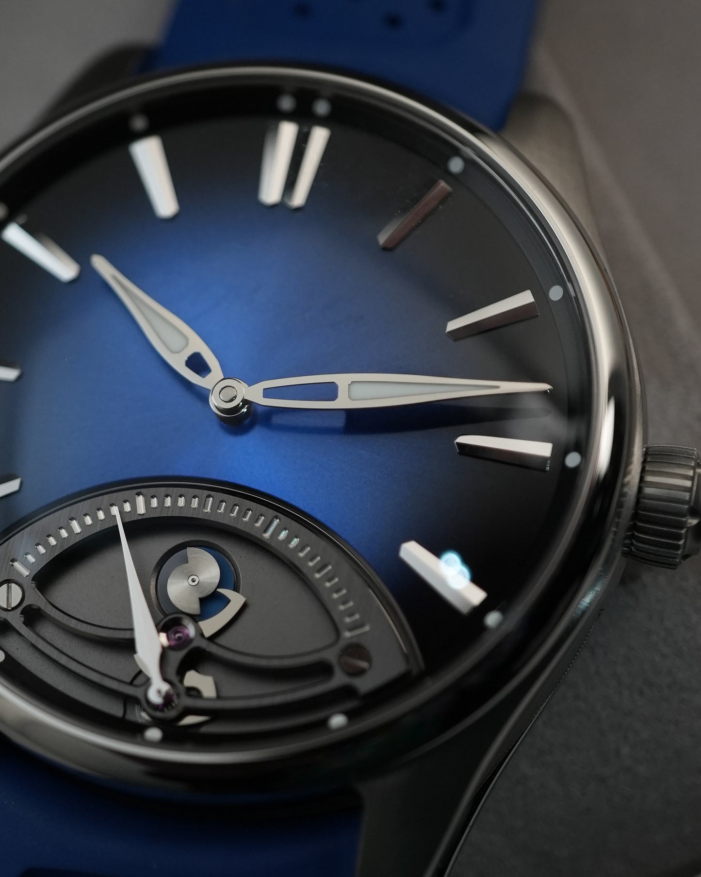 H Moser and Cie Pioneer Retrograde Seconds Midnight Blue 42mm 3250-1200