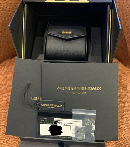 Girard Perregaux Laureato Blue 43mm 81010 81010-11-431-11A