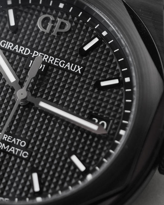 Girard Perregaux Laureato 38mm Ceramic Automatic 81005-32-631-FK6A 81005