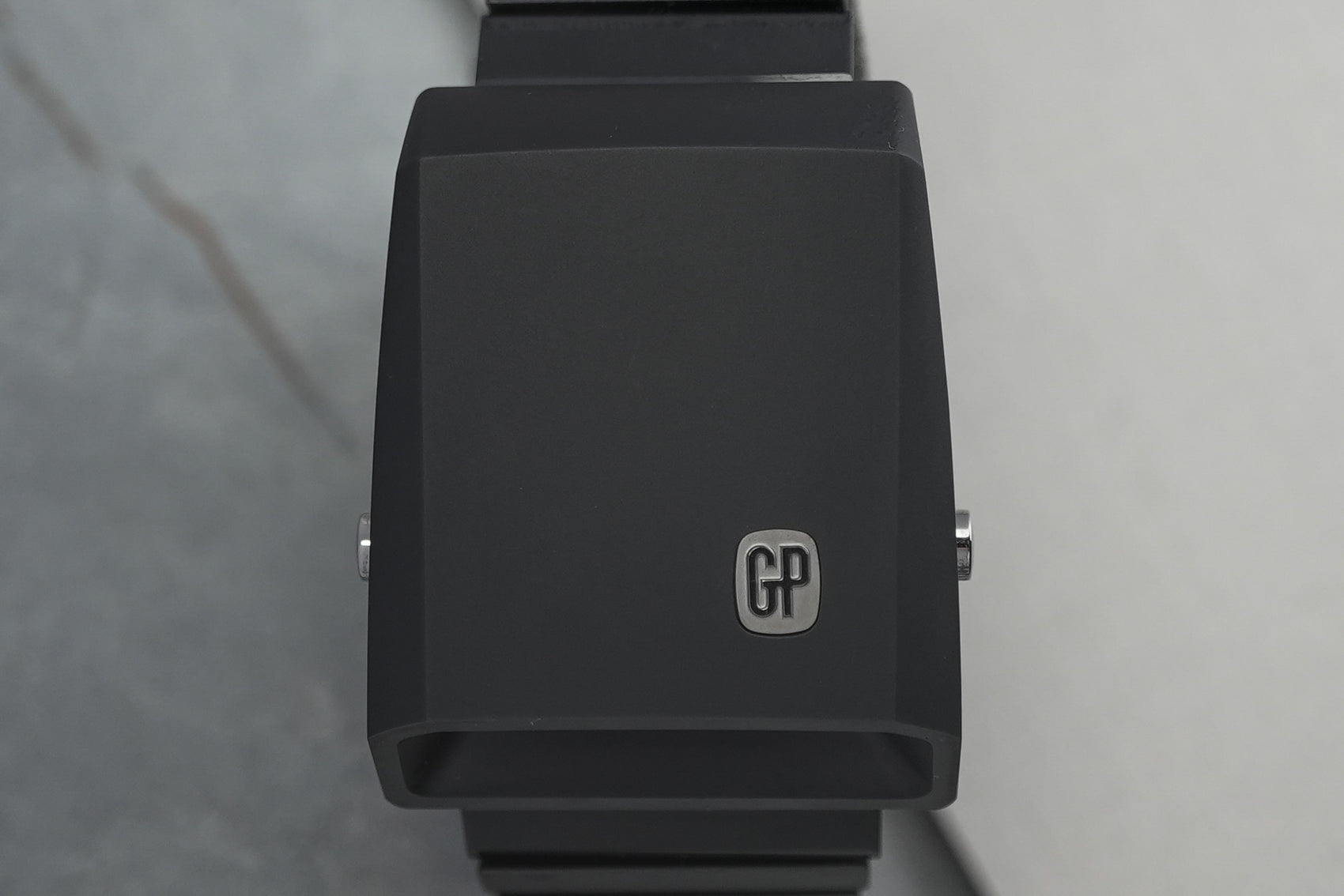 Girard Perregaux Casquette 2.0 Limited Edition 820 Pieces 39800  39800-32-001-32A