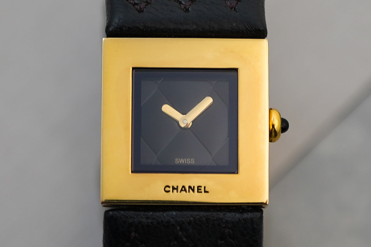 Chanel Matelasse in 18K Solid Yellow Gold Women Ladies H0109