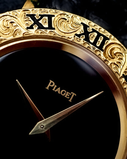 Piaget Onyx with Roman Engraved Bezel in Solid 18K Yellow Gold Manual Winding 9118