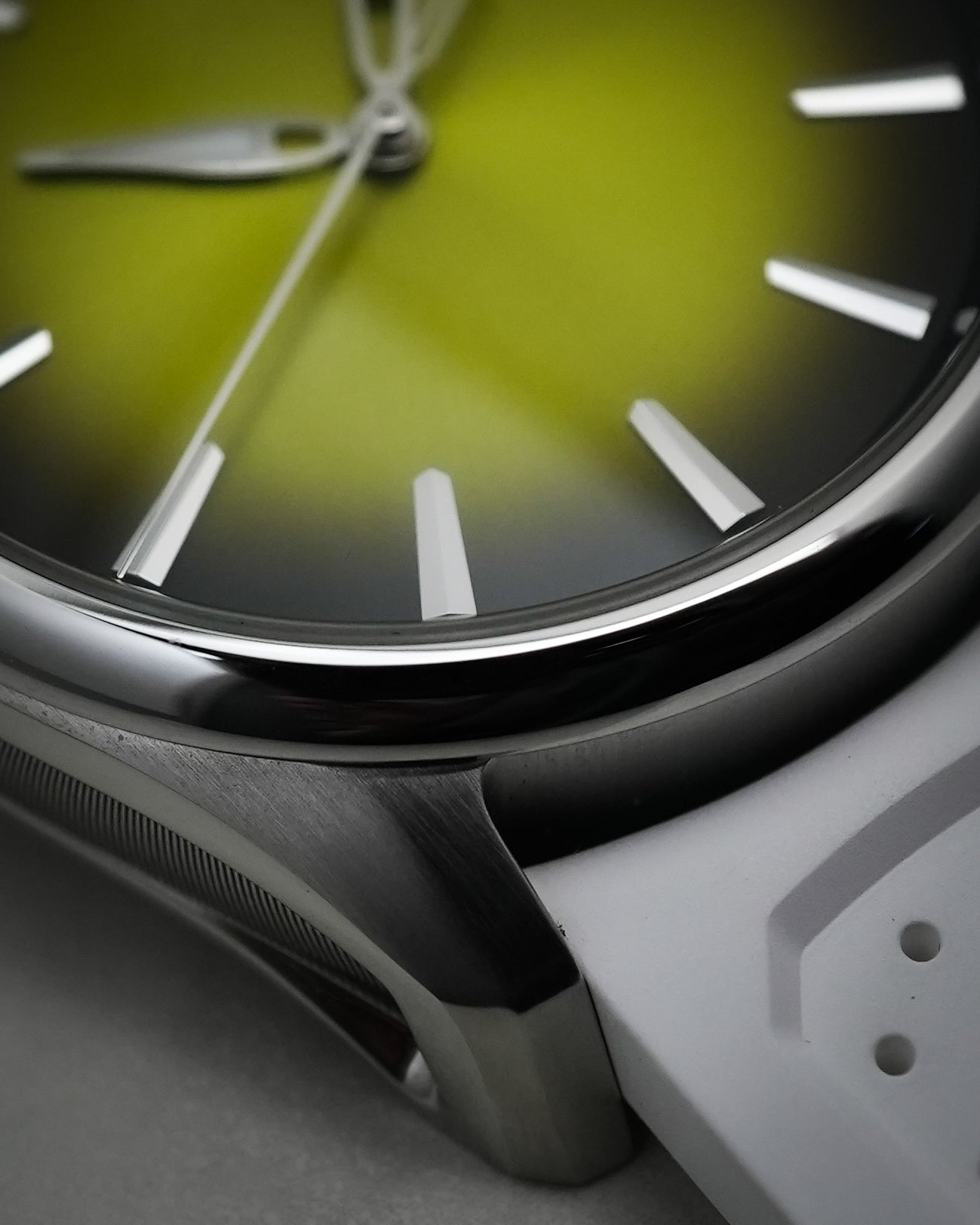 H.Moser & Cie Moser Pioneer Center Seconds Sunny Side Up Yellow Fume 40mm 3201-1200