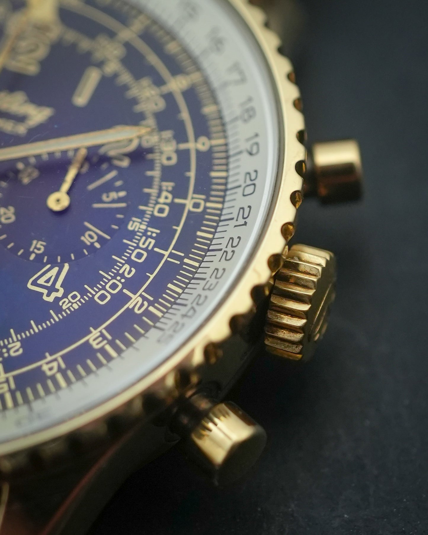 Breitling Navitimer Chronograph Mechanique in 18k Solid Yellow Gold Limited Numbered Edition 100 Pieces K11022.1 K11022