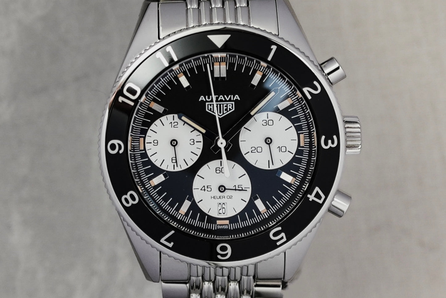 Tag Heuer Autavia Calibre 02 42mm CBE2110 CBE2110.BA0687